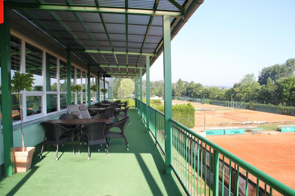 Penzion Tenis Klub Deza Валашске-Мезиржичи Экстерьер фото